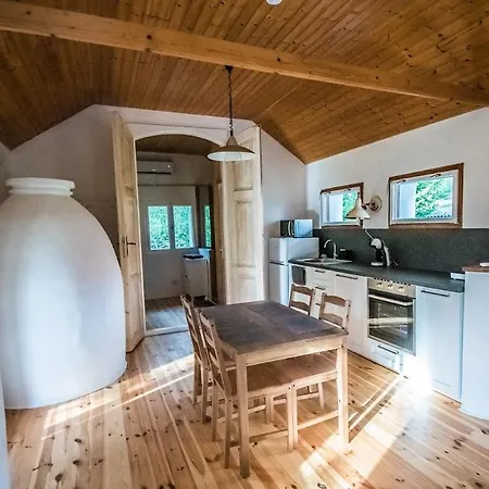 Szalmaszal Vendeghaz Ferienhaus Szarvas